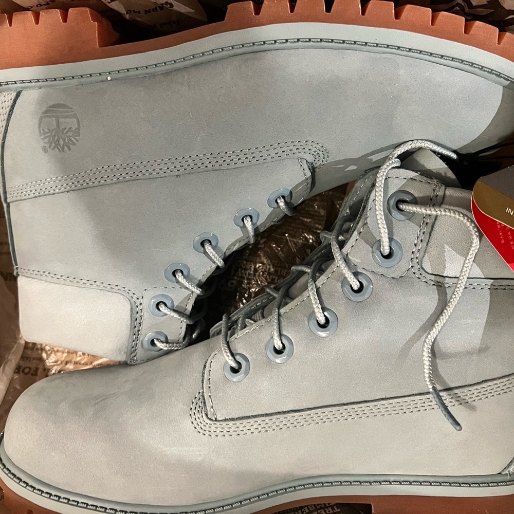 Timberland Boot ! Boys size 6 , new never worn